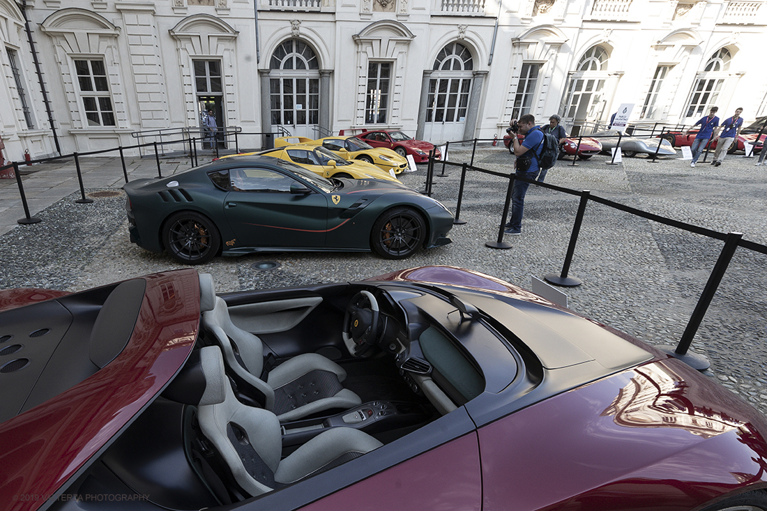 _G3I0391.jpg - 19/06/2019. Torino, apertura al Parco del Valentino dell'edizione record del Motor Show con la partecipazione di 54 brand e numerosi eventi dedicati al mondo dell'auto nell'arco di 5 giorni. Nella foto  auto in mostra  nel cortile del castello del Valentino, cuore pulsante della manifestazione dove si susseguiranno diversi evnti nell'arco dei 5 giorni.