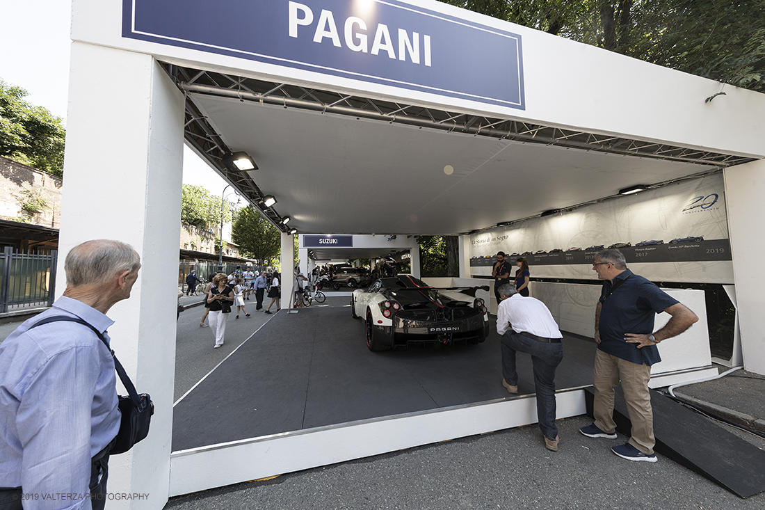 _G3I0701.jpg - 19/06/2019. Torino, apertura al Parco del Valentino dell'edizione record del Motor Show con la partecipazione di 54 brand e numerosi eventi dedicati al mondo dell'auto nell'arco di 5 giorni. Nella foto gli stands di varie marche in Viale Virgilio immersi nel verde del Parco Valentino lungo il Po