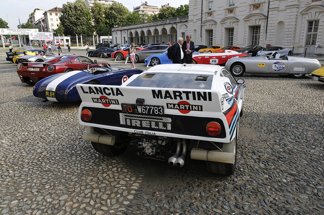 _X9B6854.jpg - 19/06/2019. Torino, apertura al Parco del Valentino dell'edizione record del Motor Show con la partecipazione di 54 brand e numerosi eventi dedicati al mondo dell'auto nell'arco di 5 giorni. Nella foto  auto in mostra  nel cortile del castello del Valentino, cuore pulsante della manifestazione dove si susseguiranno diversi evnti nell'arco dei 5 giorni.