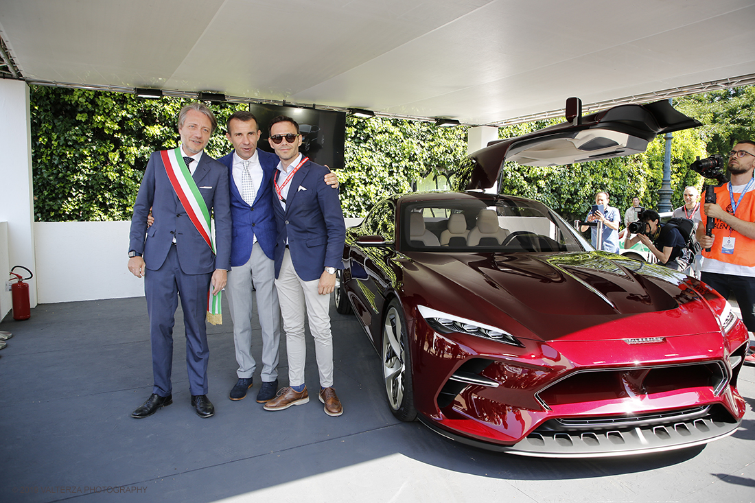 _X9B6970.jpg - 19/06/2019. Torino, apertura al Parco del Valentino dell'edizione record del Motor Show con la partecipazione di 54 brand e numerosi eventi dedicati al mondo dell'auto nell'arco di 5 giorni. Nella foto visita delle autoritÃ  allo Stand della Itadesign che espone il modello DaVinci