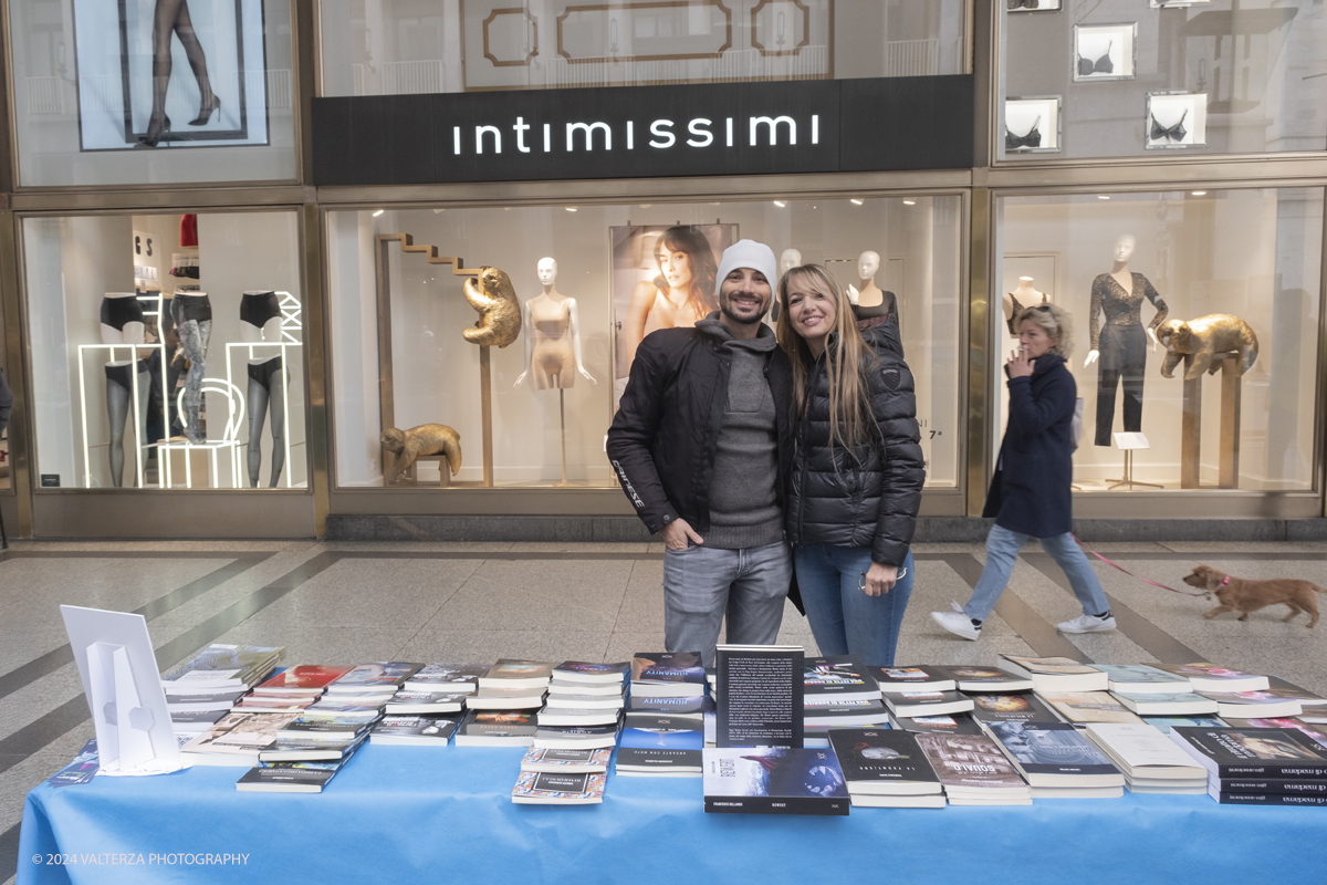 _DSF0181.jpg - 12/10/2024. Torino. A Torino la cultura Ã¨ una passeggiata. Torna la libreria all'aperto piÃ¹ lunga del mondo sotto i portici di Via Roma, da Piazza Castello a Piazza Carlo Felice. Nella foto l'editrrice Paola Caramella nello stand con le sue edizioni