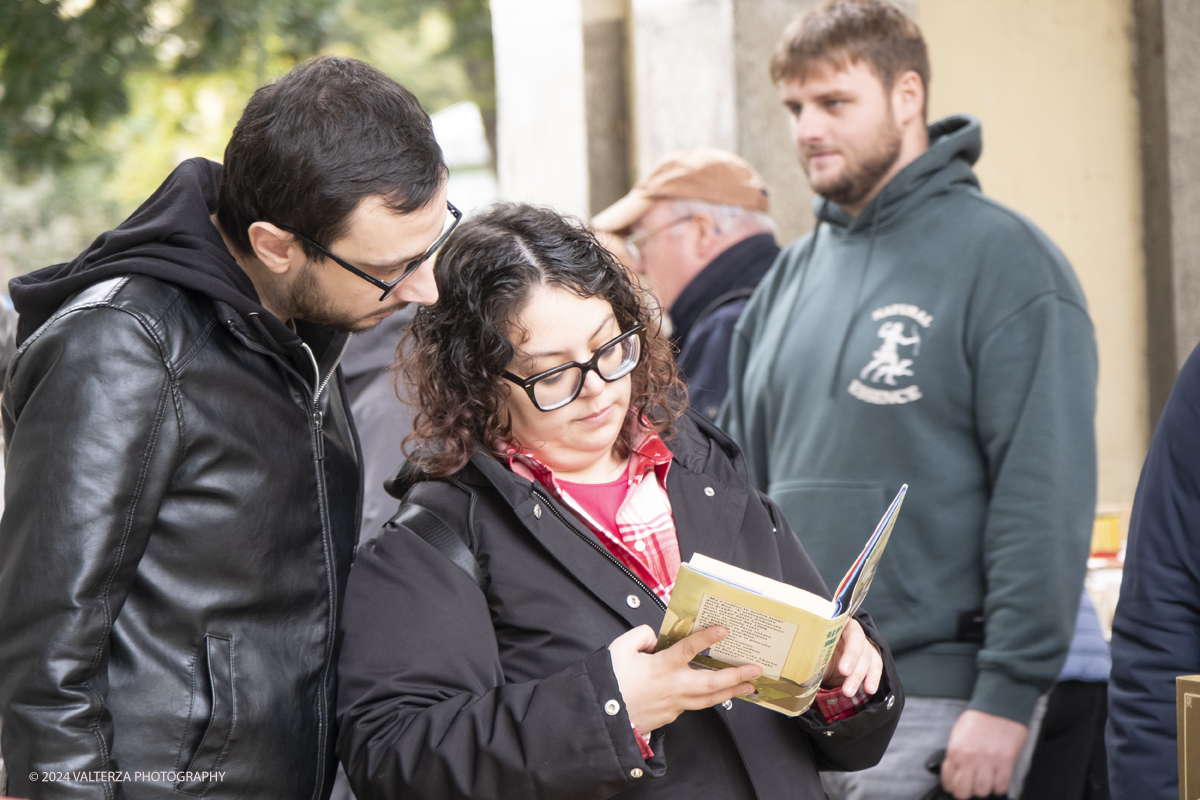 _DSF9982.jpg - 12/10/2024. Torino. A Torino la cultura Ã¨ una passeggiata. Torna la libreria all'aperto piÃ¹ lunga del mondo sotto i portici di Via Roma, da Piazza Castello a Piazza Carlo Felice. Nella foto il centro di Torino trasformato in una enorme libreria