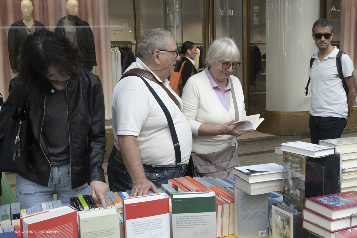 _DSF8995.jpg - 07/10/2023. Torino.  Migliaia di persone hanno affollato il centro della cittÃ  per la sedicesima edizione di Portici di Carta.