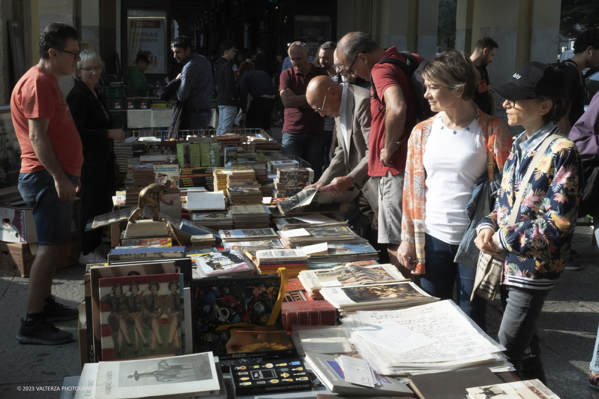 _DSF9044.jpg - 07/10/2023. Torino.  Migliaia di persone hanno affollato il centro della cittÃ  per la sedicesima edizione di Portici di Carta.