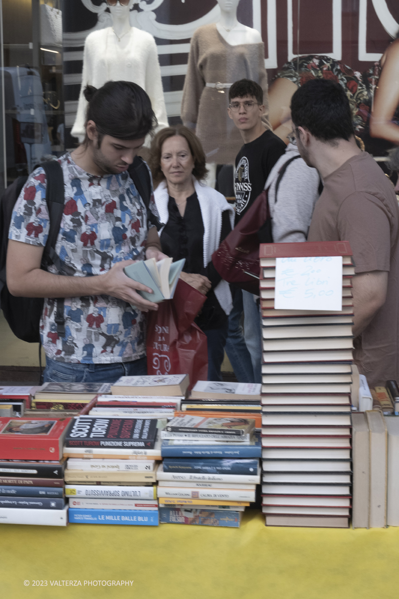 _DSF9145.jpg - 07/10/2023. Torino.  Migliaia di persone hanno affollato il centro della cittÃ  per la sedicesima edizione di Portici di Carta.