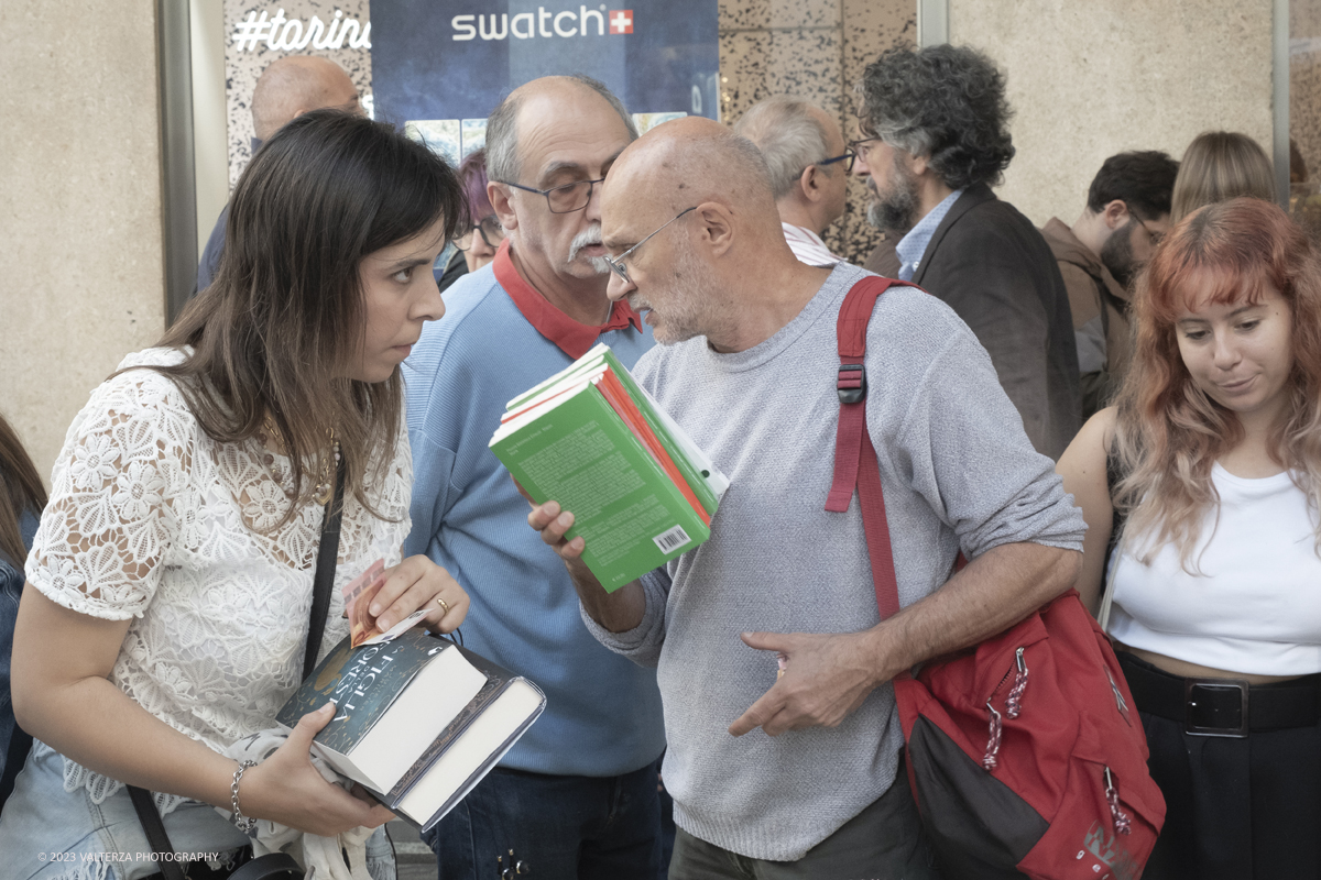 _DSF9154.jpg - 07/10/2023. Torino.  Migliaia di persone hanno affollato il centro della cittÃ  per la sedicesima edizione di Portici di Carta.