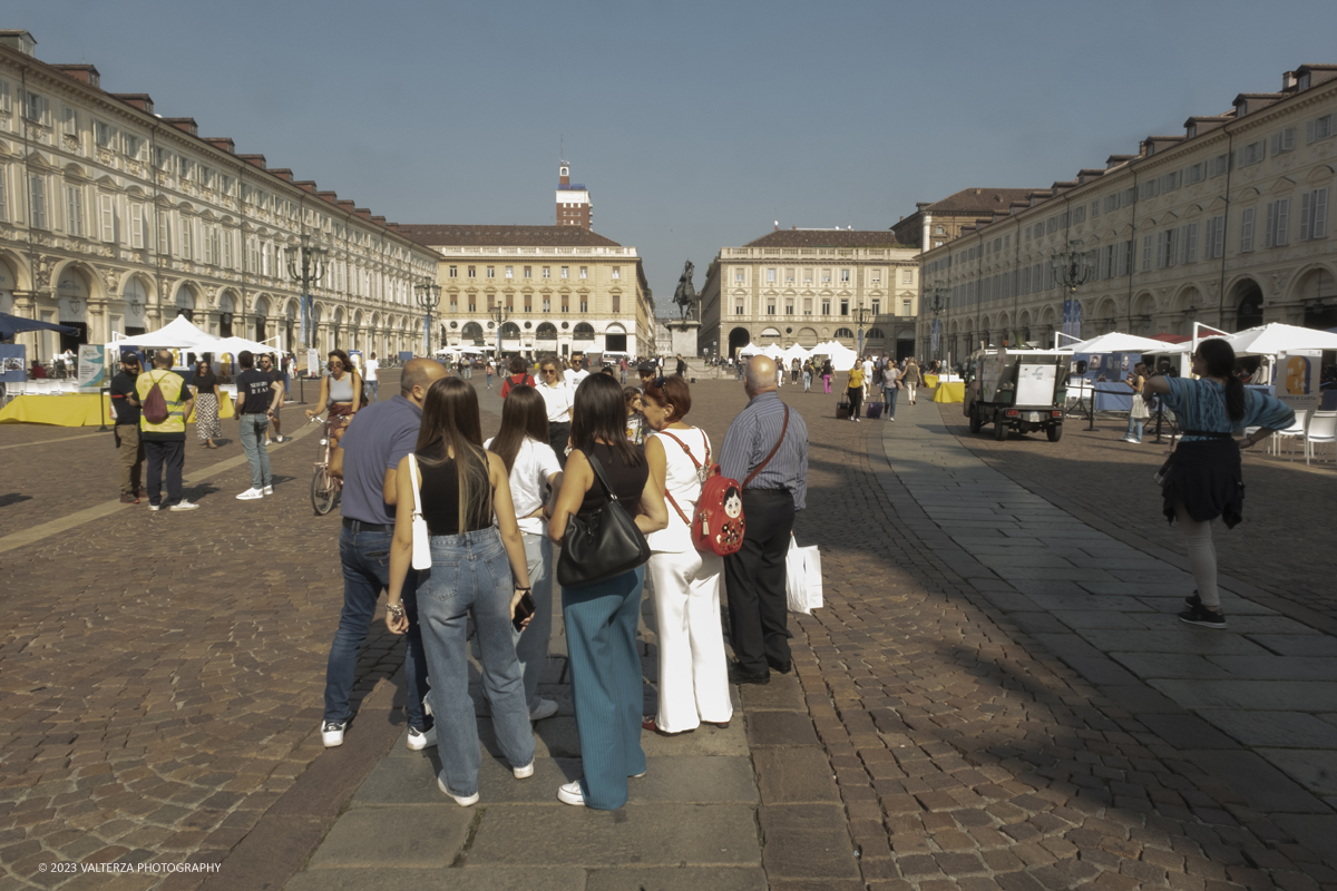 _DSF9386.jpg - 07/10/2023. Torino.  Migliaia di persone hanno affollato il centro della cittÃ  per la sedicesima edizione di Portici di Carta. P.zza San Carlo Cuore della manifestazione