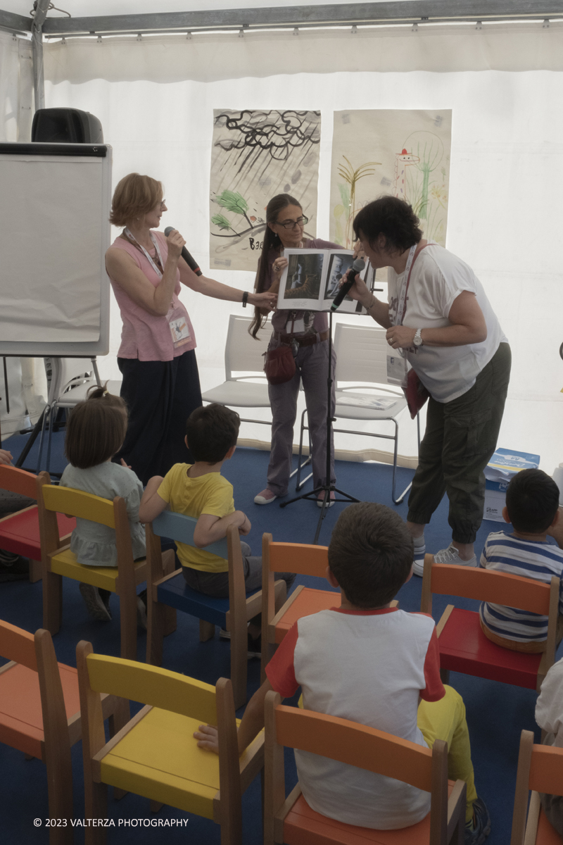 _DSF9394.jpg - 07/10/2023. Torino.  Migliaia di persone hanno affollato il centro della cittÃ  per la sedicesima edizione di Portici di Carta. Area Nati per leggere dedicata ai piÃ¹ piccoli