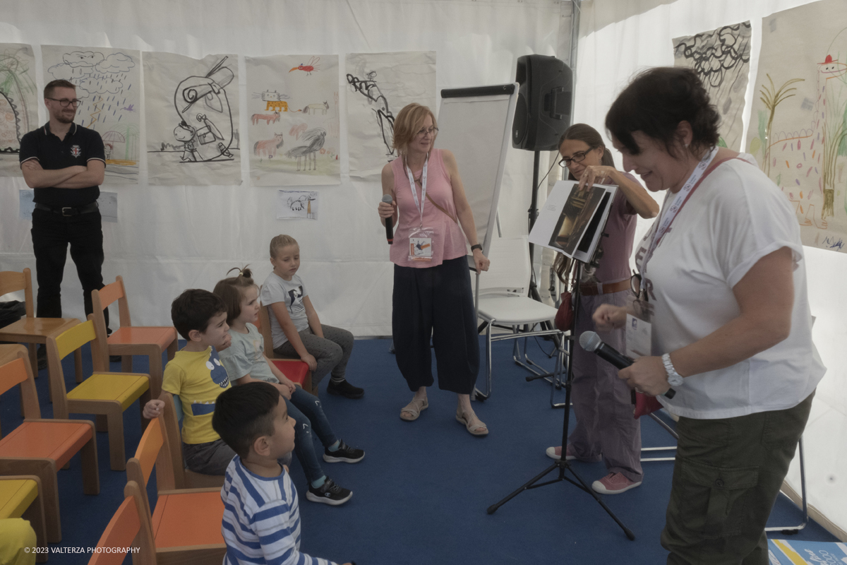 _DSF9417.jpg - 07/10/2023. Torino.  Migliaia di persone hanno affollato il centro della cittÃ  per la sedicesima edizione di Portici di Carta. Area Nati per leggere dedicata ai piÃ¹ piccoli