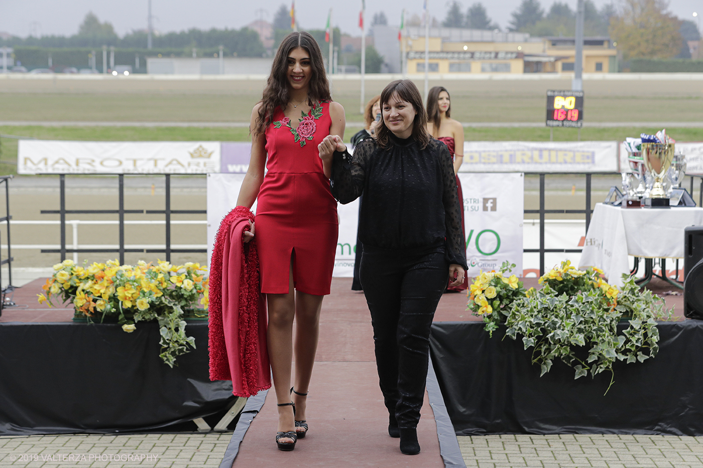 _G3I0773.jpg - 01/11/2019. Ippodromo di Vinovo. Sfilata delle creazioni della stilista Ivanna Shumska, presenta Elia Tarantino.