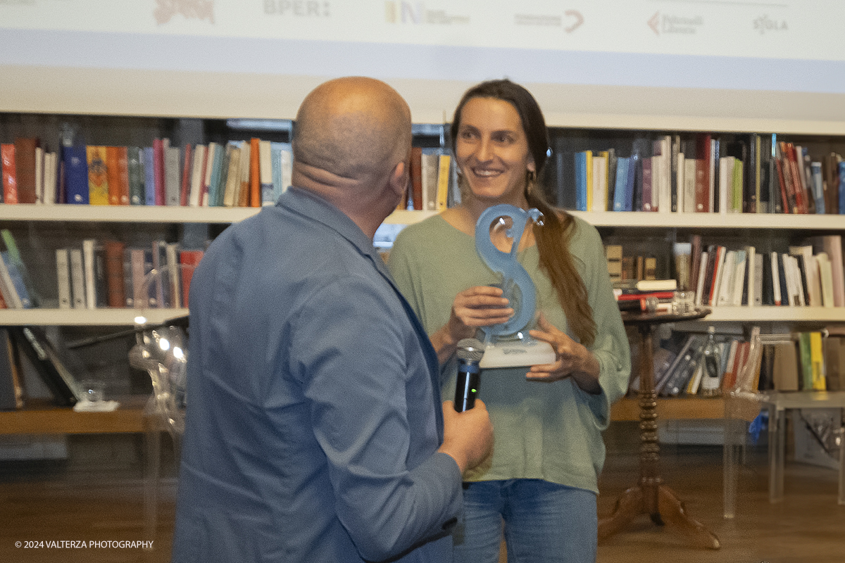 _DSF2731.jpg - 12/05/2024. Torino. Proclamazione dell'opera vincitrice alla presenza dei cinque finalisti candidati al circolo dei lettori. Nella foto Neige Sinno fÃ  le sue prime dichiarazioni subito dopo il ricevimento del Premio