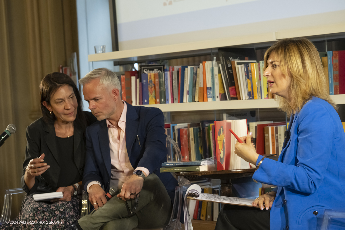 _DSF4541.jpg - 12/05/2024. Torino. Proclamazione dell'opera vincitrice alla presenza dei cinque finalisti candidati al circolo dei lettori. Nella foto un momento della intervista a Tore Renberg