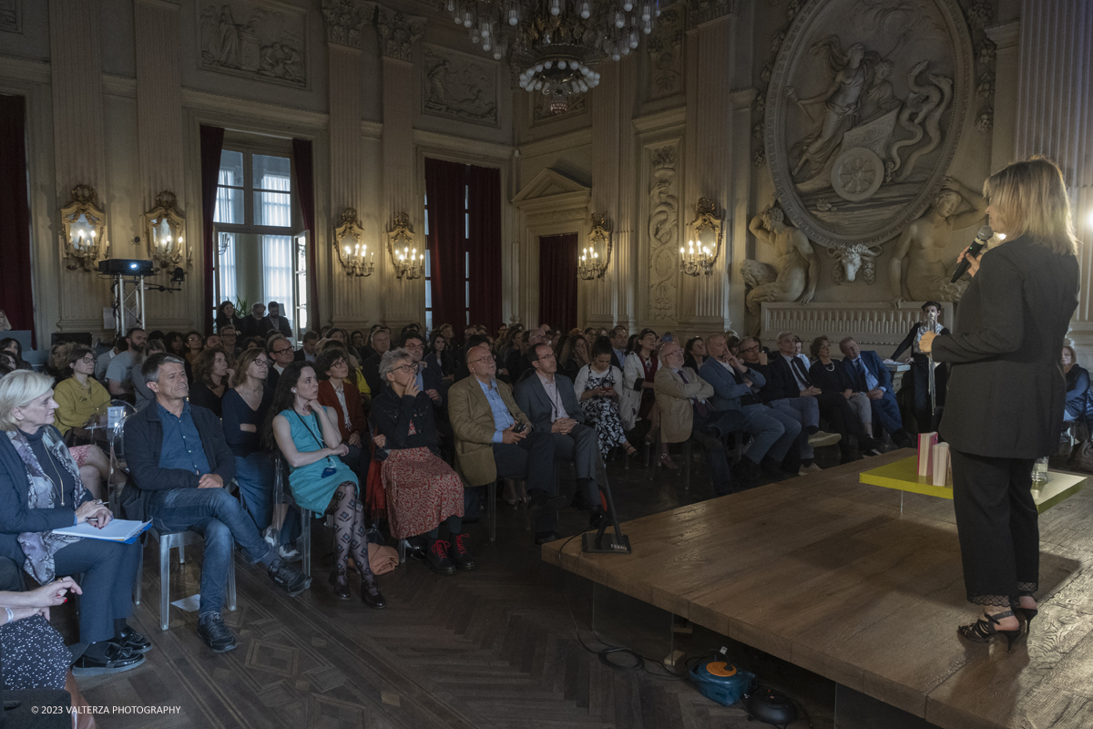 _DSF6678.jpg - 21/05/2023. Torino. Il premio viene assegnato ogni anno da una giuria composta da 24 scrittrici e scrittori italiani vincitori e finalisti del Premio Strega.- Nella foto la giornalista Eva Giovannini conduttrice della manifestazione illustra l'evento