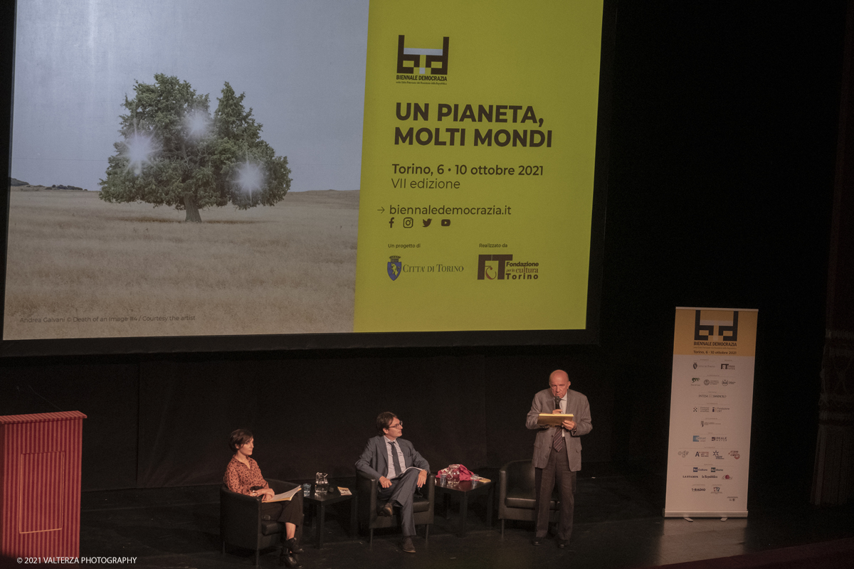 _DSF6581.jpg - 14/09/2021. Torino. Biennale Democrazia torna da mercoledÃ¬ 6 a domenica 10 ottobre, in presenza a Torino. Il tema: Un pianeta, molti mondi. Nella foto un momento della conferenza stampa