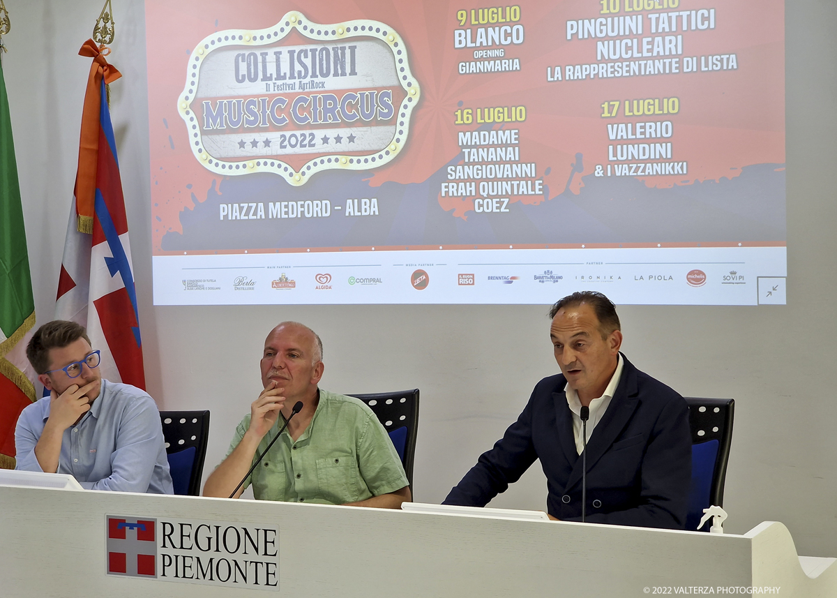 20220614_133013.jpg - 14/06/2022. Torino. Il Collisioni 2022 Ã¨ un festival di musica e letteratura che si svolge in estate in Piemonte. Un festival agrirock con grandi artisti italiani e internazionali. Nella foto l'intervento in conferenza stampa di Alberto Cirio