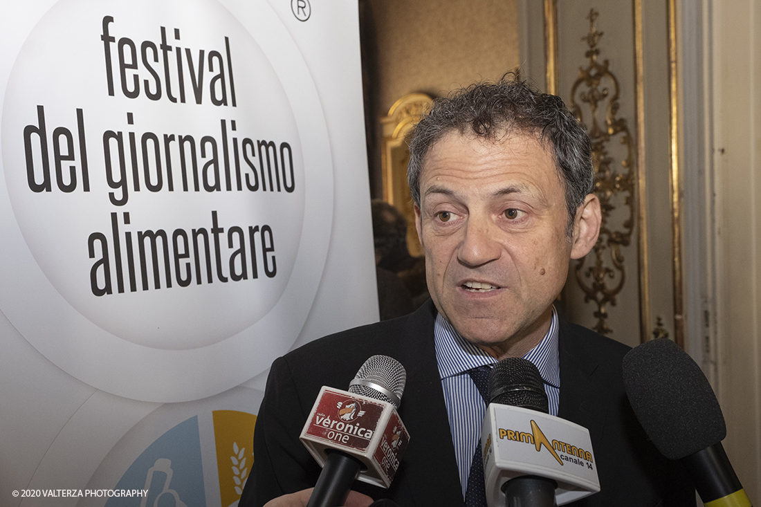 _DSF4662.jpg - 05/02/2020. Torino. Dal 20 al 22 febbraio torna il Festival del Giornalismo Alimentare appuntamento di riferimento per la discussione sul rapporto fra ilmondo del giornalismo e quello del cibo, giuntoalla V edizione. Rispetto agli scorsi anni, nel 2020 ilFestival si allunga portando a tre le giornate di lavoro â€“ oltre a giovedÃ¬ e venerdÃ¬ sono in programma panel anche il sabato mattina. Nella foto Massimiliano Borgia Direttore del Festival del giornalismo Alimentare.