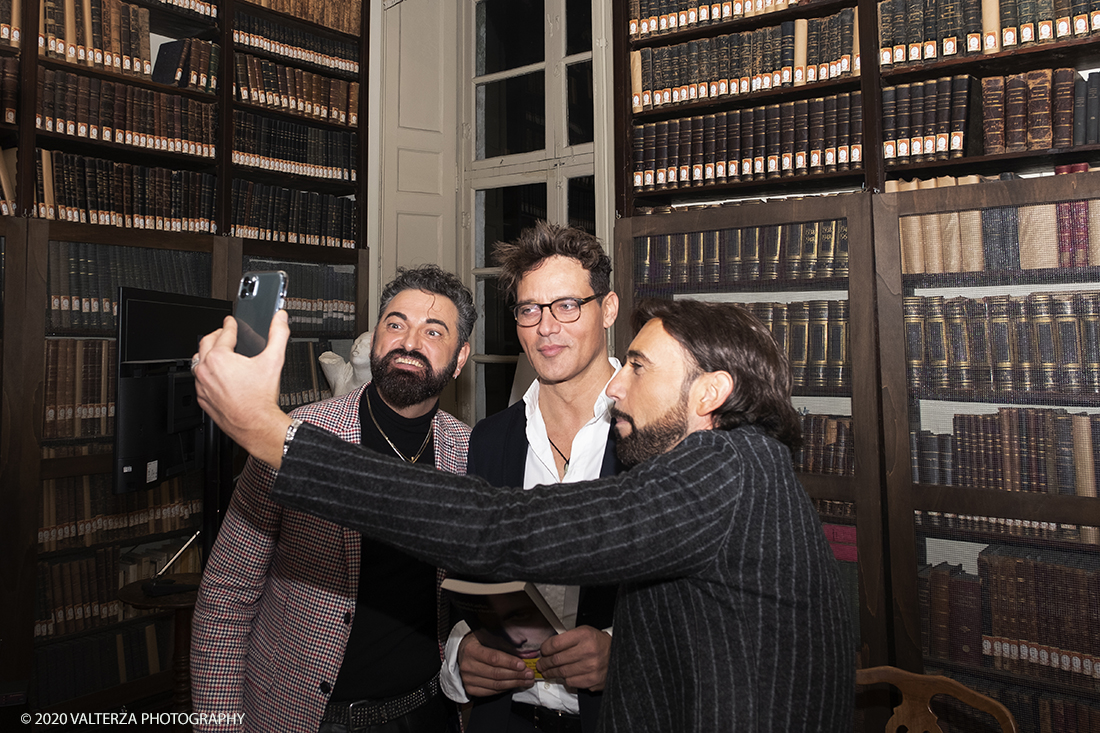 _DSF0492.jpg - 14/05/2020. Torino. Gabriel Garko presenta il suo libro Andata e Ritorno al circolo dei lettori, con Roberto Borra. Nella foto Luca&Max di Poltronissima con Gabriel Garko dopo l'intervista da loro fatta all'autore.