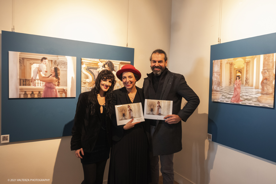 _DSF0707.jpg - 16/11/2021. Torino. Il progetto artistico-sociale, ora mostra e calendario, Profumo di Vita nasce nel 2017 dalla collaborazione tra l'Associazione Legal@rte e la fotografa torinese Elena Givone, per creare un momento di riflessione e approfondimento sul fenomeno sommerso della â€œviolenza assistitaâ€� dai minori. Nella foto