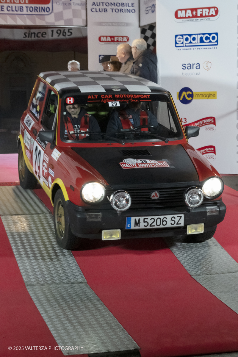 DSCF0816.jpg - Turin, Italy. December 31, 2025.Classic Cars  for the Rallye Monte-Carlo Historique 2025 race starting in Turin. Departure of the car N. 29 Arderiu Frexia Antonio/ Gorgora Zenon Louis