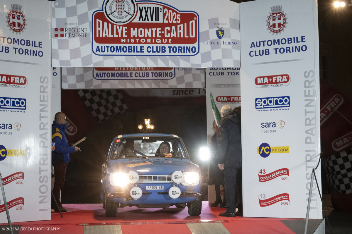 DSCF1036.jpg - Turin, Italy. December 31, 2025.Classic Cars  for the Rallye Monte-Carlo Historique 2025 race starting in Turin. Departure of the car N. 103 Bugatti Lucio/Bugatti Nicola