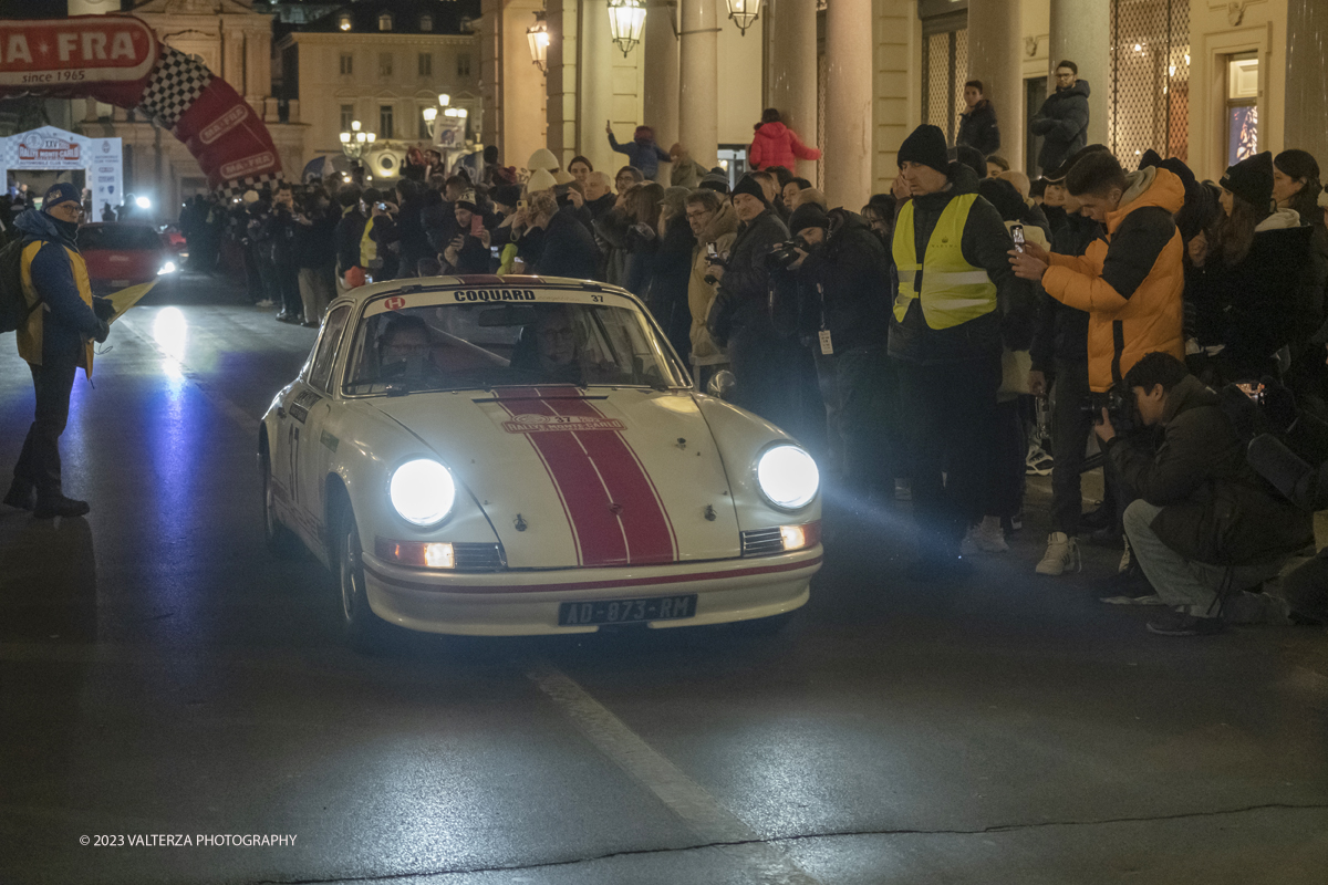 _DSF0831.jpg - 26/01/2023. Torino. Dopo  sette anni, torna a Torino il Rally Storico di Montecarlo, la rievocazione storica del rally su strada piÃ¹ antico del mondo, riservata alle vetture dâ€™epoca che hanno partecipato ad almeno un Rally Automobile Monte-Carlo entro il 1983. Nella foto passaggio di vetture della corsa in via Roma a Torino