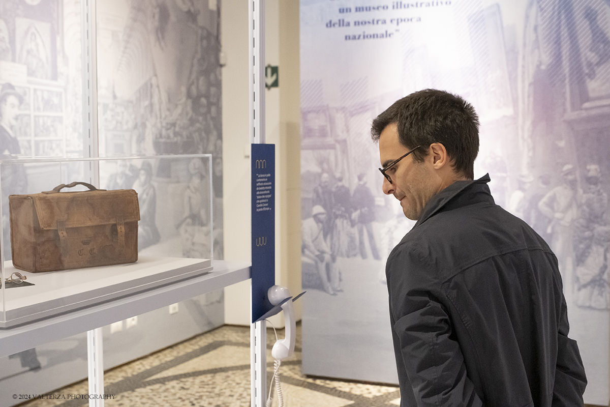 _DSF6349.jpg - 21/10/2024. Torino. Lâ€™esposizione, vuole ricordare, a 140 anni dallâ€™evento, il primo allestimento del Museo del Risorgimento: il Tempio del Risorgimento che fu collocato in uno spazio dellâ€™Esposizione Generale Italiana del 1884, tenutasi nel Parco del Valentino. Nella foto in visita alla mostra