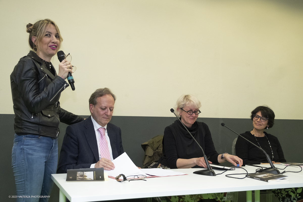 _DSF6560.jpg - 20/05/2023. Torino. Edizioni Caramella. Paola Caramella presenta il nuovo libro di Tea Zanetti "Naufraghi metropolitani" Nella foto Paola Caramella editrice introduce l'evento