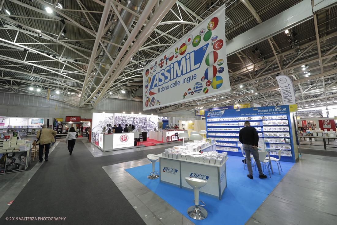 _G3I3968.jpg - 09/05/2019. Torino, 32mo Salone Internazionale del Libro. Nella foto lo stand di Assimil nel nuovo spazio dell'Oval