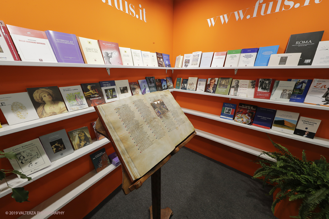 _G3I4167.jpg - 09/05/2019. Torino, 32mo Salone Internazionale del Libro. Nella foto  lo stand di Federazione Unitaria Italiana Scrittori. nel nuovo spazio dell'Oval