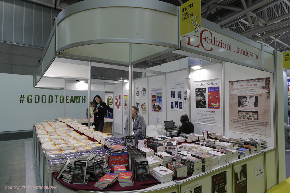 _G3I4184.jpg - 09/05/2019. Torino, 32mo Salone Internazionale del Libro. Nella foto  lo stand di Edizioni Clandestinenel nuovo spazio dell'Oval