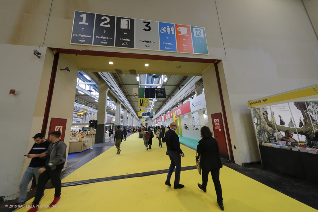 _G3I4473.jpg - 09/05/2019. Torino, 32mo Salone Internazionale del Libro. Nella foto il corridoio principali dei padiglioni 1,2 e 3 del Lingotto