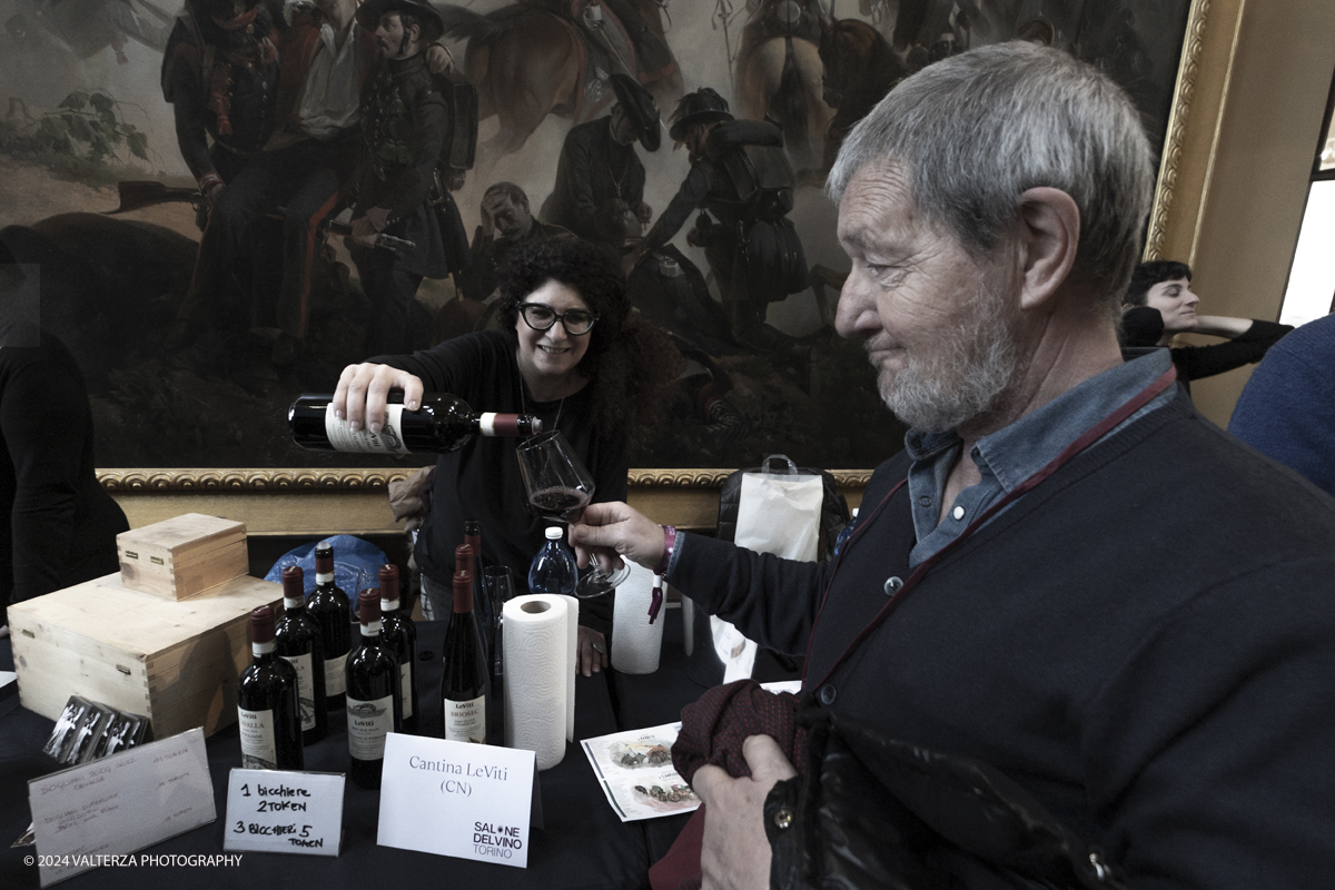 _DSF7011.jpg - 03/03/2024. Torino. Il Salone del Vino di Torino giunge alla sua seconda edizione da sabato 2 a lunedÃ¬ 4 marzo allâ€™interno di due spazi espositivi: le OGR Torino e il Museo Nazionale del Risorgimento Italiano. Nella foto le degustazioni del pubblico al Museo del Risorgimento