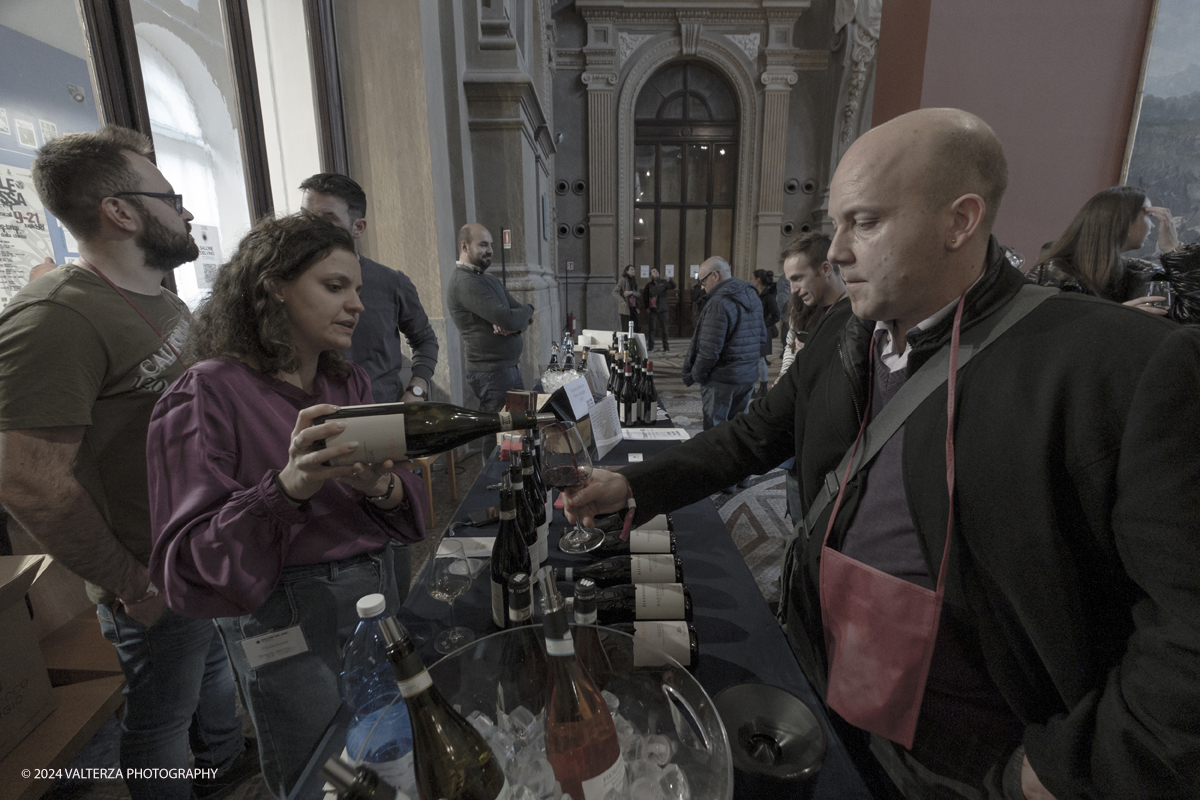 _DSF7095.jpg - 03/03/2024. Torino. Il Salone del Vino di Torino giunge alla sua seconda edizione da sabato 2 a lunedÃ¬ 4 marzo allâ€™interno di due spazi espositivi: le OGR Torino e il Museo Nazionale del Risorgimento Italiano. Nella foto le degustazioni del pubblico al Museo del Risorgimento