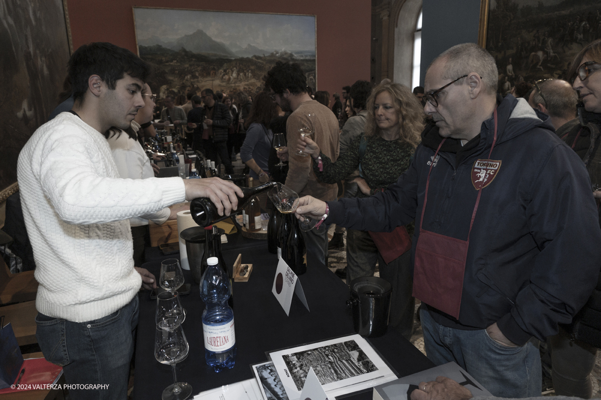 _DSF7143.jpg - 03/03/2024. Torino. Il Salone del Vino di Torino giunge alla sua seconda edizione da sabato 2 a lunedÃ¬ 4 marzo allâ€™interno di due spazi espositivi: le OGR Torino e il Museo Nazionale del Risorgimento Italiano. Nella foto le degustazioni del pubblico al Museo del Risorgimento