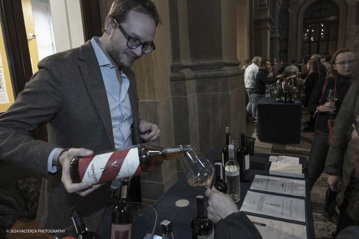 _DSF7187.jpg - 03/03/2024. Torino. Il Salone del Vino di Torino giunge alla sua seconda edizione da sabato 2 a lunedÃ¬ 4 marzo allâ€™interno di due spazi espositivi: le OGR Torino e il Museo Nazionale del Risorgimento Italiano. Nella foto  degustazioni di Vermouth del pubblico al Mueso del Risorgimento