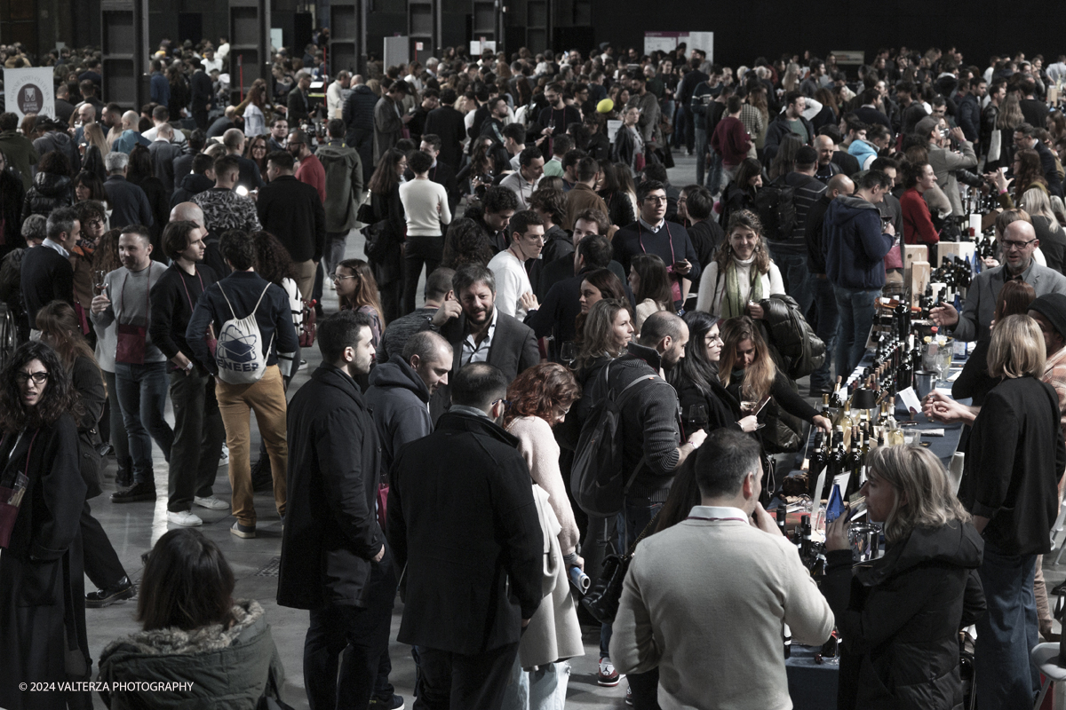 _DSF7265.jpg - 03/03/2024. Torino. Il Salone del Vino di Torino giunge alla sua seconda edizione da sabato 2 a lunedÃ¬ 4 marzo allâ€™interno di due spazi espositivi: le OGR Torino e il Museo Nazionale del Risorgimento Italiano. Nella foto parte del Salone alle OGR