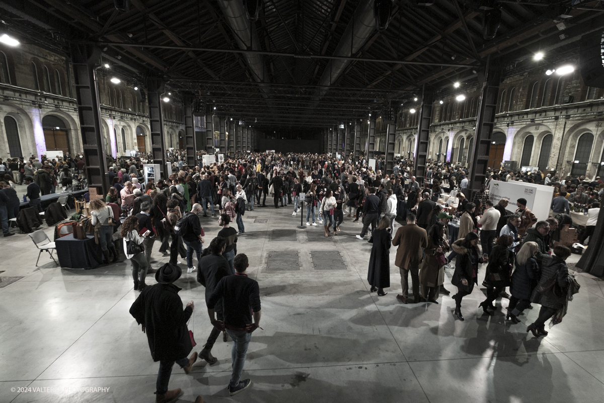 _DSF7604.jpg - 03/03/2024. Torino. Il Salone del Vino di Torino giunge alla sua seconda edizione da sabato 2 a lunedÃ¬ 4 marzo allâ€™interno di due spazi espositivi: le OGR Torino e il Museo Nazionale del Risorgimento Italiano. Nella foto parte del Salone alle OGR