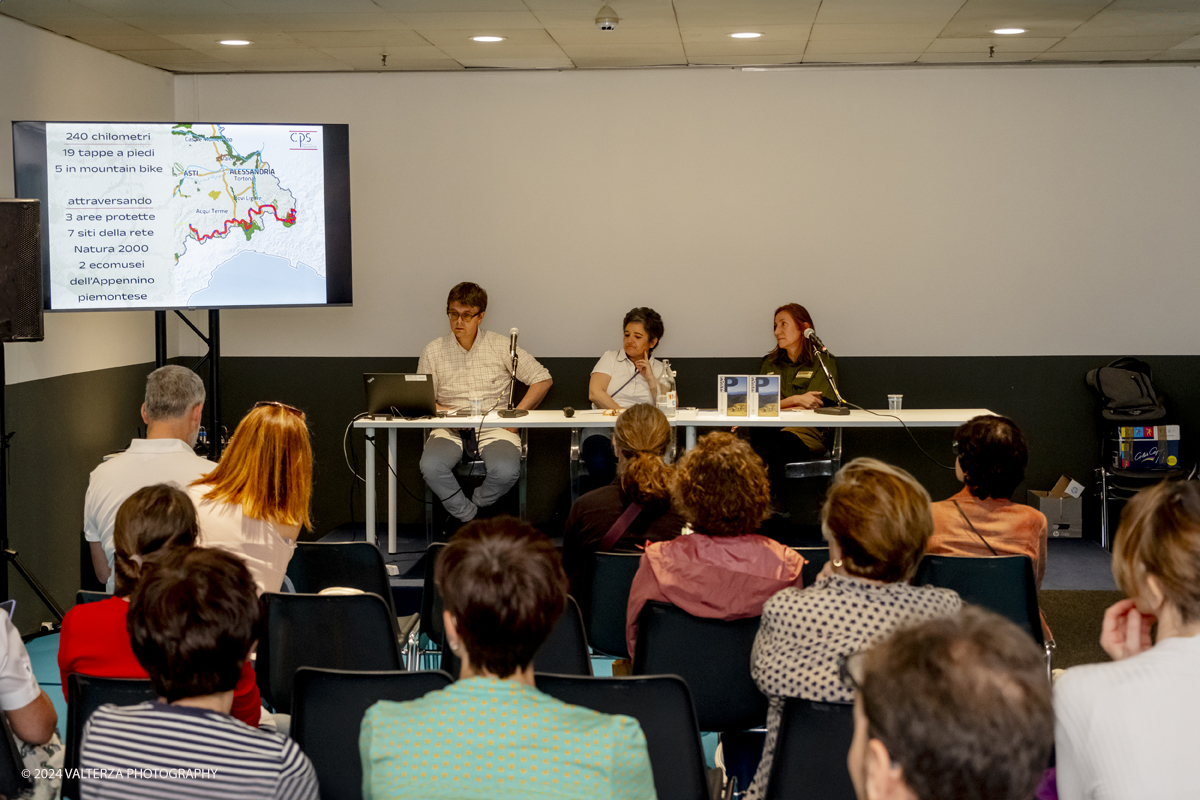 _DSF4291.jpg - 11/05/2024. Torino . Salone del Libro 2024 ,presentazione del libro, Il Cammino Piemonte Sud, un libro aperto sull'Appennino  a cura di Emanuela Celona Direttrice di Piemonte Parchi, Daniela Roveda e Lorenzo Vay di Aree Protette Appennino Piemontese.