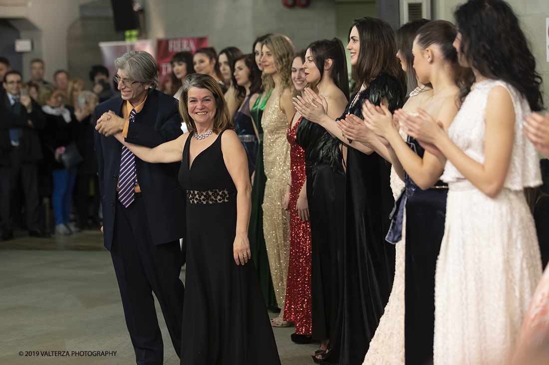 _G3I9487.jpg - 04-03-2019 Moncalieri. Sfilata Moda delle Donne. Creazioni Artigianali Femminili. Nella foto al centro la designer Regina Guasco de Oliveira.