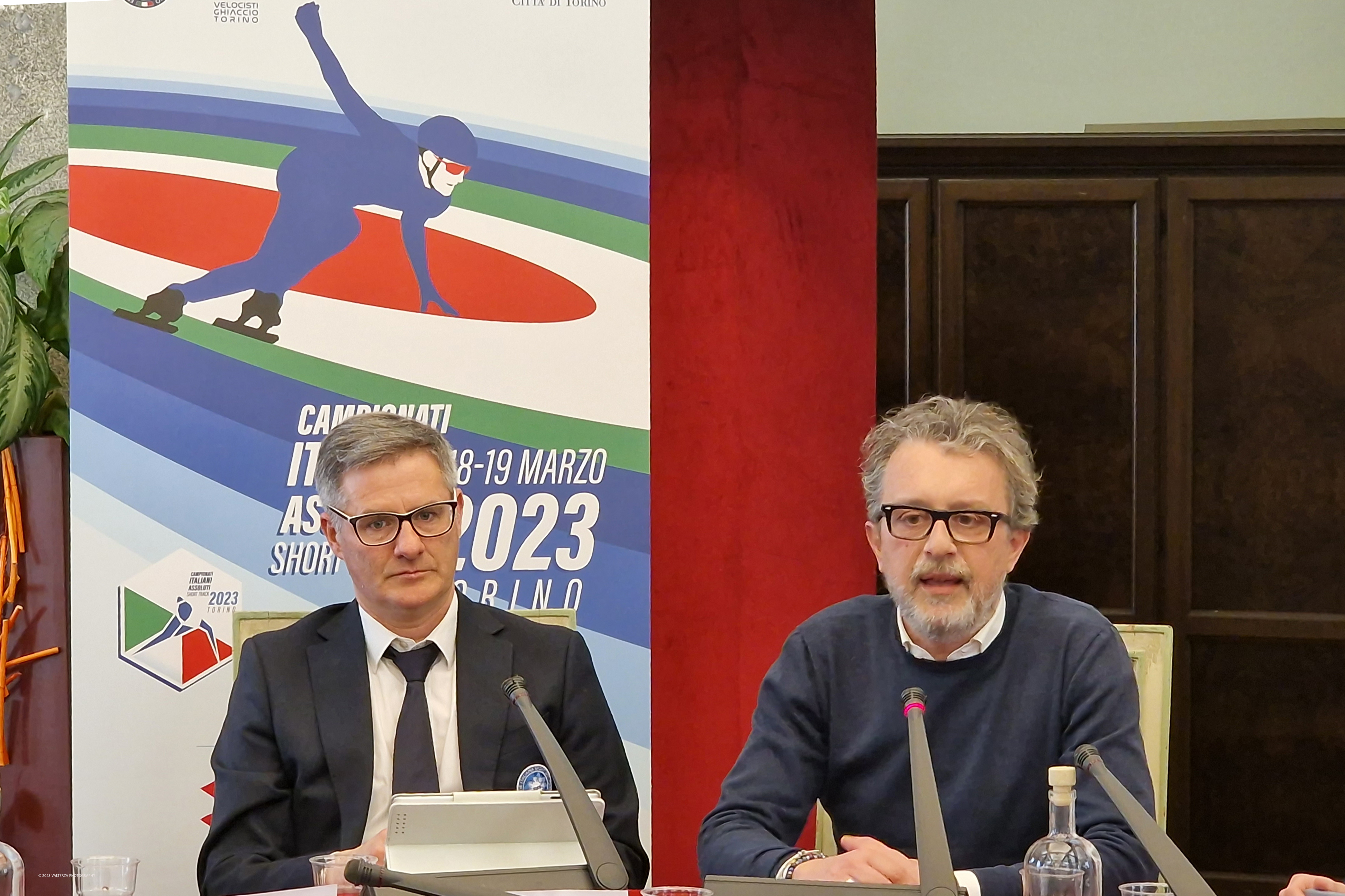 20230314_154051.jpg - 14/03/2023.Torino. Short Track, presentati a Torino i Campionati Italiani Assoluti 2023.La rassegna tricolore assegnerÃ  i titoli senior sia al maschile che al femminile. Nella foto Domenico Carretta (Assessore allo Sport Comune di Torino) e Renato Viglianisi (presidente FISG Piemonte)