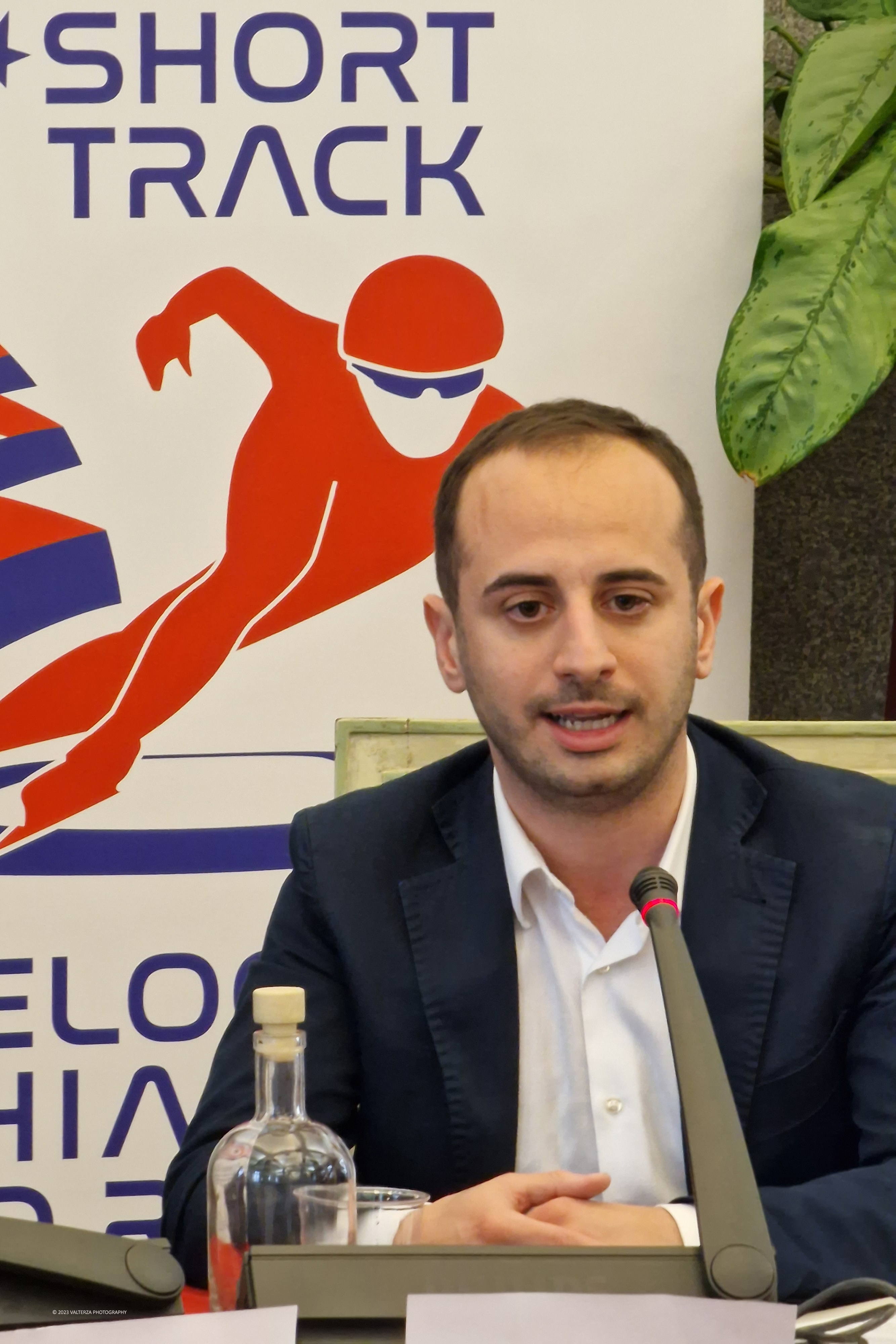 20230314_154702.jpg - 14/03/2023.Torino. Short Track, presentati a Torino i Campionati Italiani Assoluti 2023.La rassegna tricolore assegnerÃ  i titoli senior sia al maschile che al femminile. Nella foto Alessandro Ciro Sciretti (presidente Comitato organizzatore di Torino 2025 ed Edisu Piemonte)