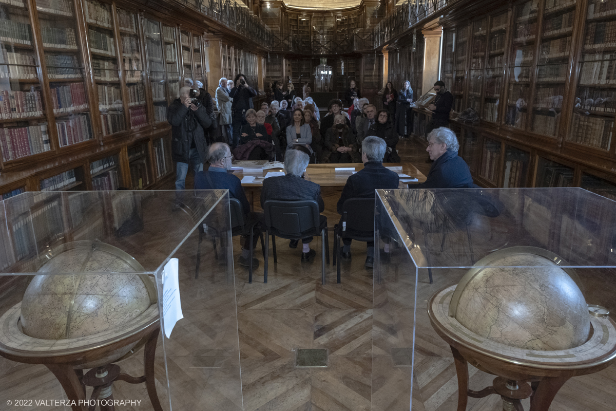 _DSF3699.jpg - 12/01/2023. Torino. L'esposizione  alla biblioteca reale dal 13 gennaio al 25 Marzo 2023 ripercorre la lunga storia dell'arte xilografica e tipografica. Nella foto un momento della presentazione della mostra