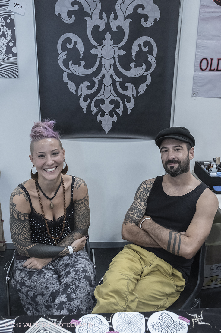 _DSF3896.jpg - 13/09/2019. Torino. Tattoo Convention Ã¨ un evento internazionale che ospita 340 tatuatori provenienti da tutto il mondo, 50 stand degli operatori e fornitori piÃ¹ importanti del settore. Nella foto tatuatori nel proprio stand