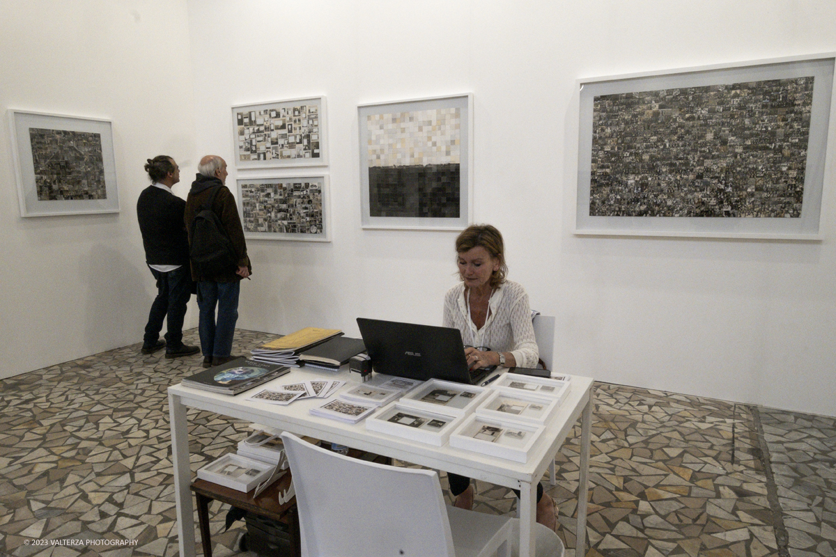 _DSF4025.jpg - 04/05/2023. Torino. The Phair-Photo Art Fair, lâ€™appuntamento annuale dedicato allâ€™immagine e alla fotografia di Torino. Gallerie nazionali ed  internazionali dâ€™arte contemporanea e di fotografia, presentano i loro progetti espositivi. Nella foto Noema Gallery, Roma Italia