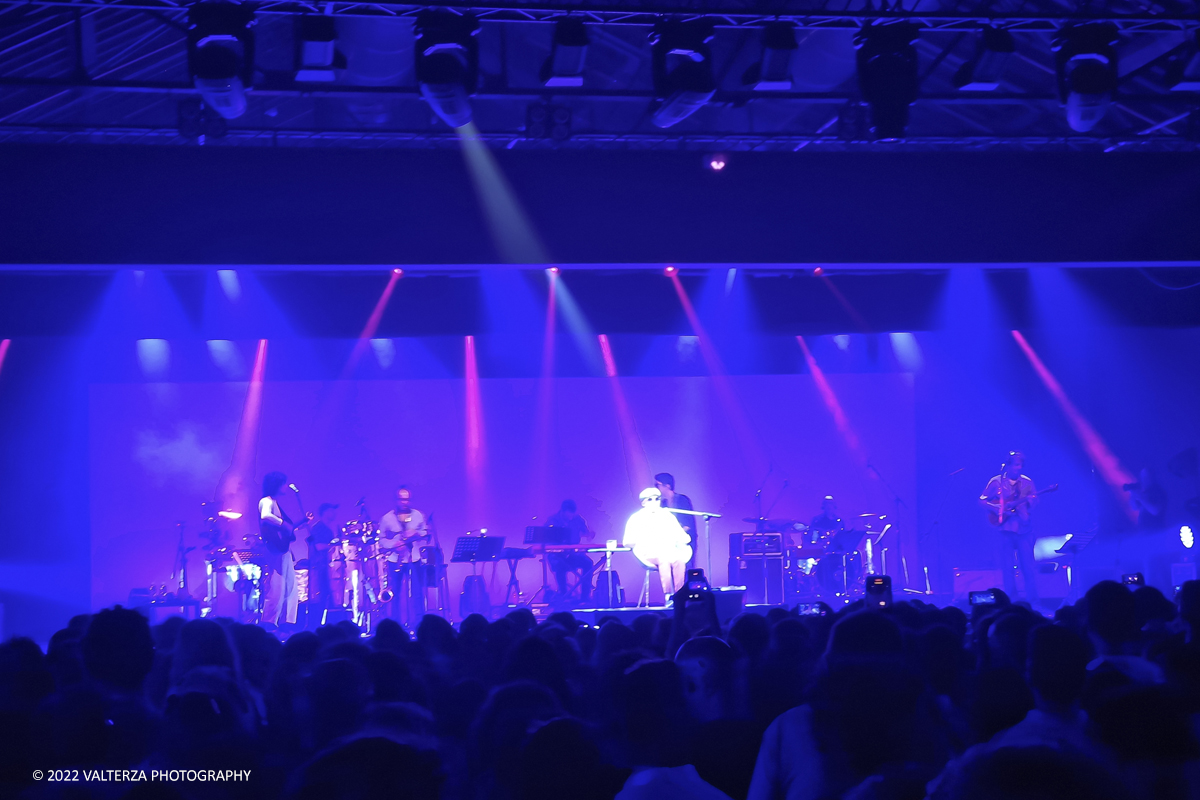 20220615_222151.jpg - 15/06/2022.Torino. Nascimento Ã¨ un idolo della musica brasiliana, un cantautore celebrato in tutto il Mondo. Parte da Torino il tour di addio ai palchi di Nascimiento. Nella foto Milton Nascimento ed il suo complesso