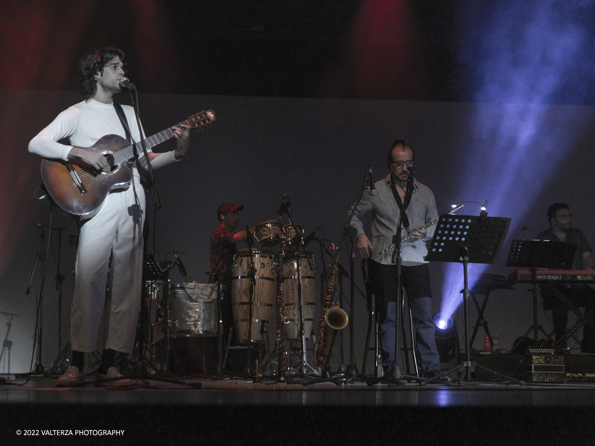 _X9B9995.jpg - 15/06/2022.Torino. Nascimento Ã¨ un idolo della musica brasiliana, un cantautore celebrato in tutto il Mondo. Parte da Torino il tour di addio ai palchi di Nascimiento. Nella foto parte del complesso di Milton Nascimento