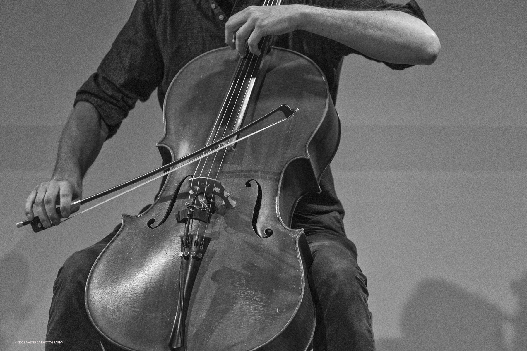 _G5A0176.jpg - 28/04/2023. Torino. TJF il gruppo Tellkujira con Ambra Chiara Michelangeli alla viola, Francesco Diodati alla chitarra, Francesco Guerri al violoncello e Stefano Calderano alla chitarra