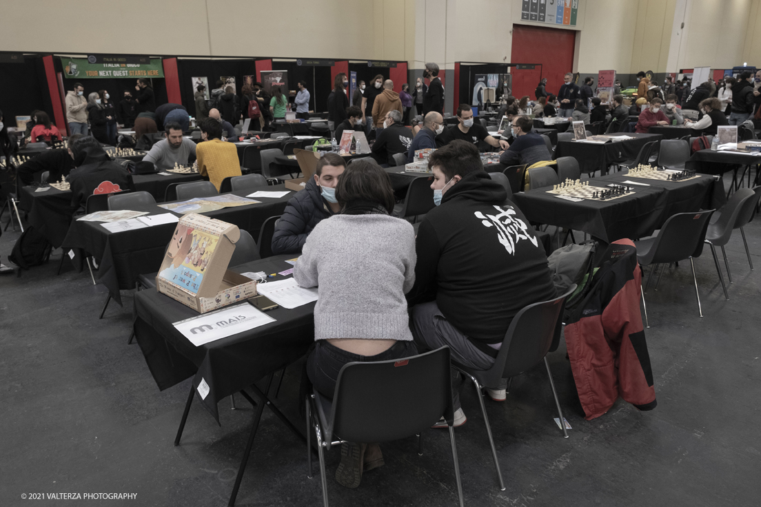 _DSF0160.jpg - 11/12/2021. Torino.  Fumetti, giochi, videogames e cosplay sono i protagonisti della settima edizione della kermesse irrinunciabile per tutti gli amanti di fumetti e tutto quello che ci gira intorno.. Nella foto l'area preparata per i giochi di ruolo a disposizione del pubblico