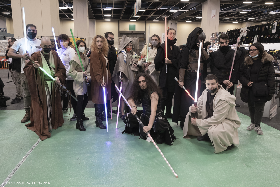 _DSF9953.jpg - 11/12/2021. Torino.  Fumetti, giochi, videogames e cosplay sono i protagonisti della settima edizione della kermesse irrinunciabile per tutti gli amanti di fumetti e tutto quello che ci gira intorno.. Nella foto stand della Jedi Generation: Maestri di Spada Laser