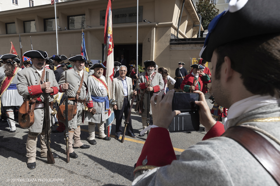 _G3I3948.jpg - 7/09/2019. Torino. Cerimonie di celebrazione dell'evento  con il gruppo storico Pietro Micca. Nella foto un momento di preparazione e socializzazione in attesa di iniziare a dare vita all'evento.